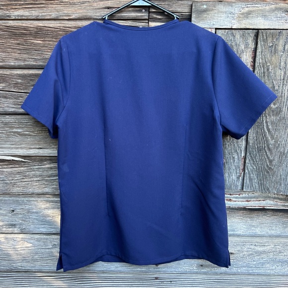 FIGS scrub top Navy Medium Women’s - Picture 2 of 3